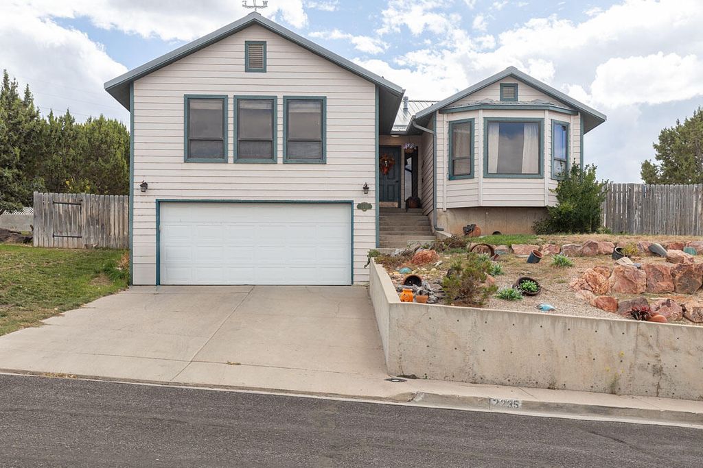 Photo of 2235 W Sunnyside DR, Cedar City, UT 84720 (MLS # 113481)