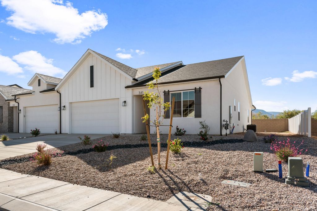 Photo of 341 W Rosie Loop Loop #Lot 26W, Cedar City, UT 84721 (MLS # 112762)
