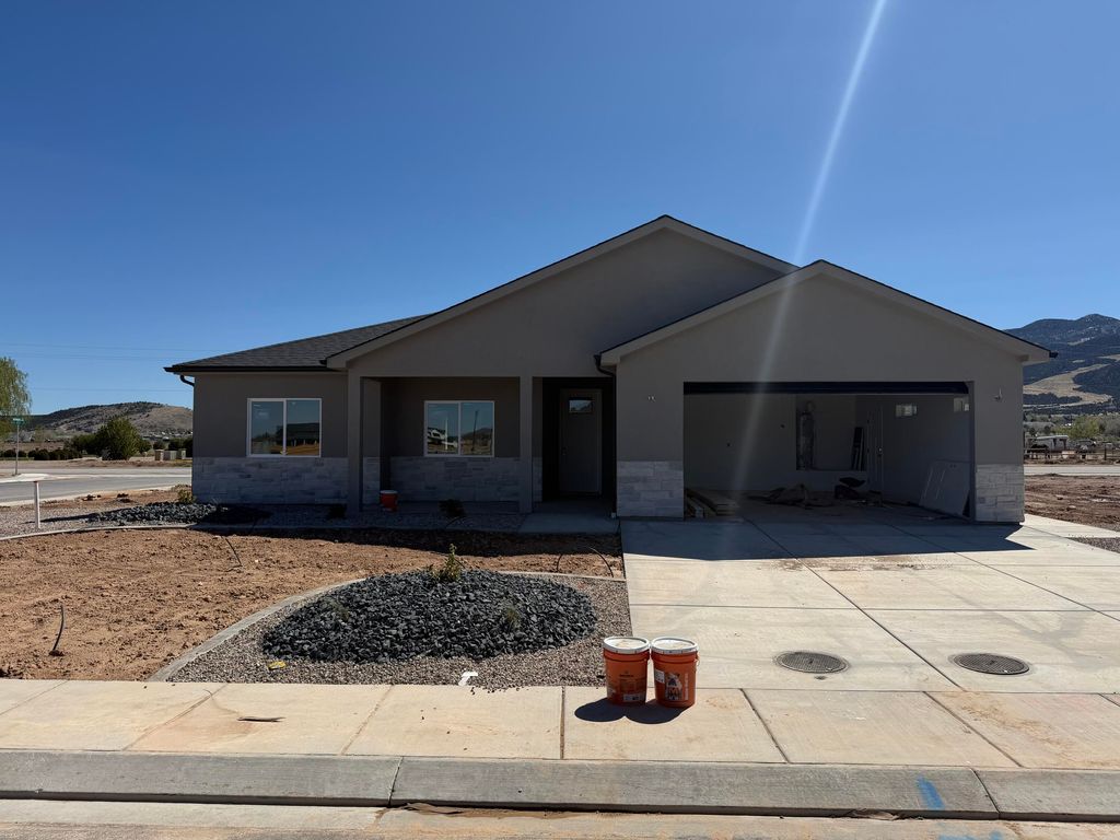 Photo of 4992 N 970 E, Enoch, UT 84721 (MLS # 115032)