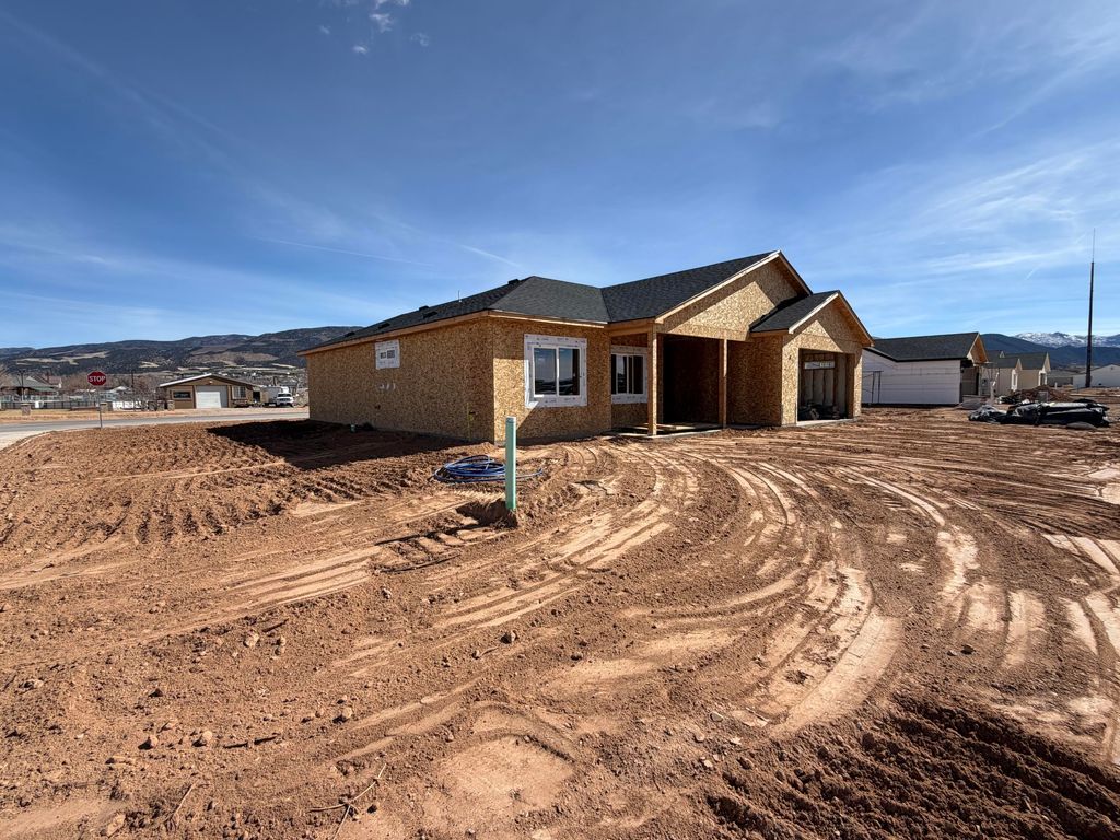 Photo of 4992 N 970 E, Enoch, UT 84721 (MLS # 115032)