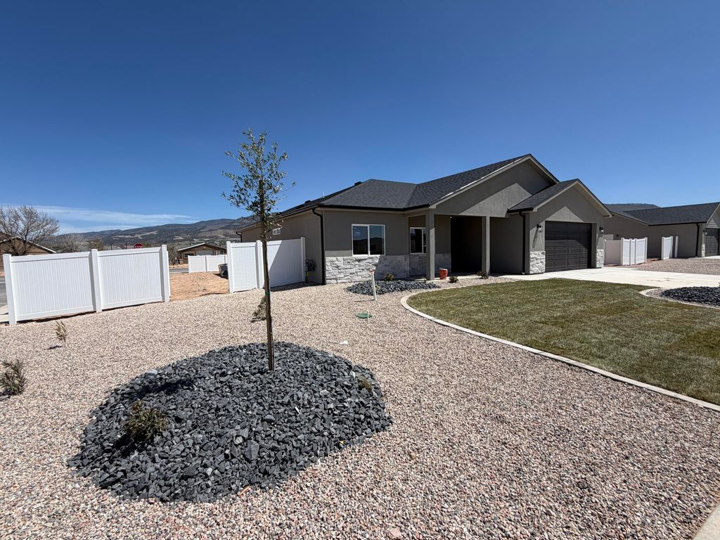 Photo of 4992 N 970 E, Enoch, UT 84721 (MLS # 115032)