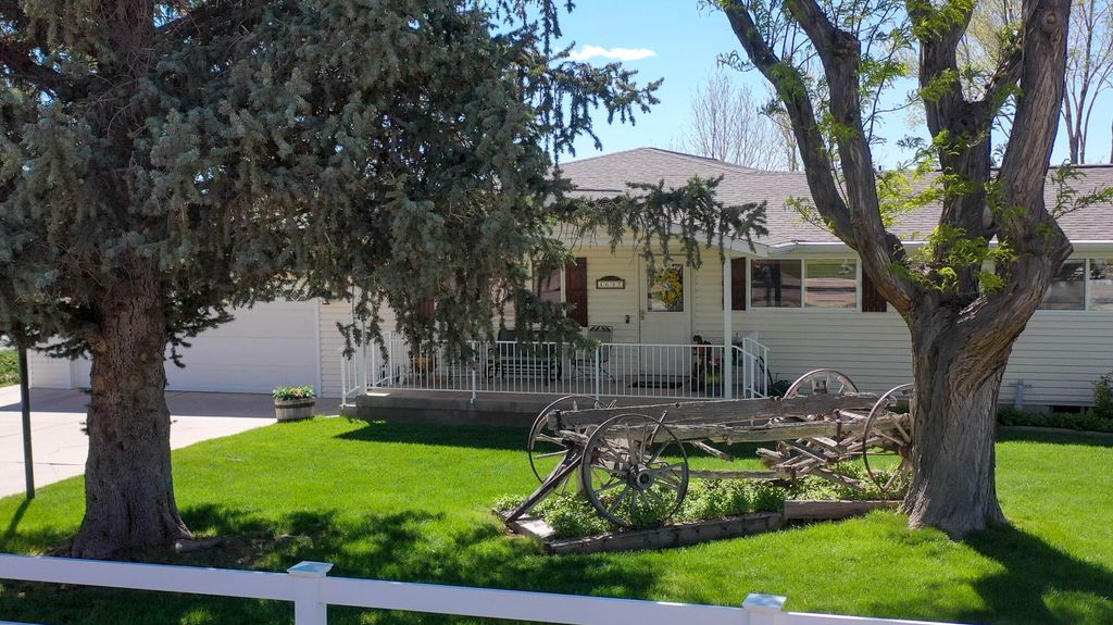 Photo of 4637 N Pioneer DR, Enoch, UT 84721 (MLS # 115925)
