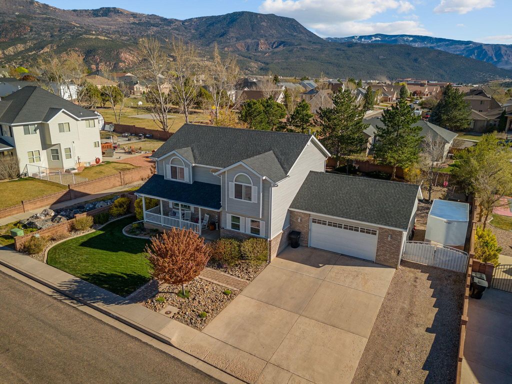 Photo of 2121 W 546 S, Cedar City, UT 84720 (MLS # 115417)