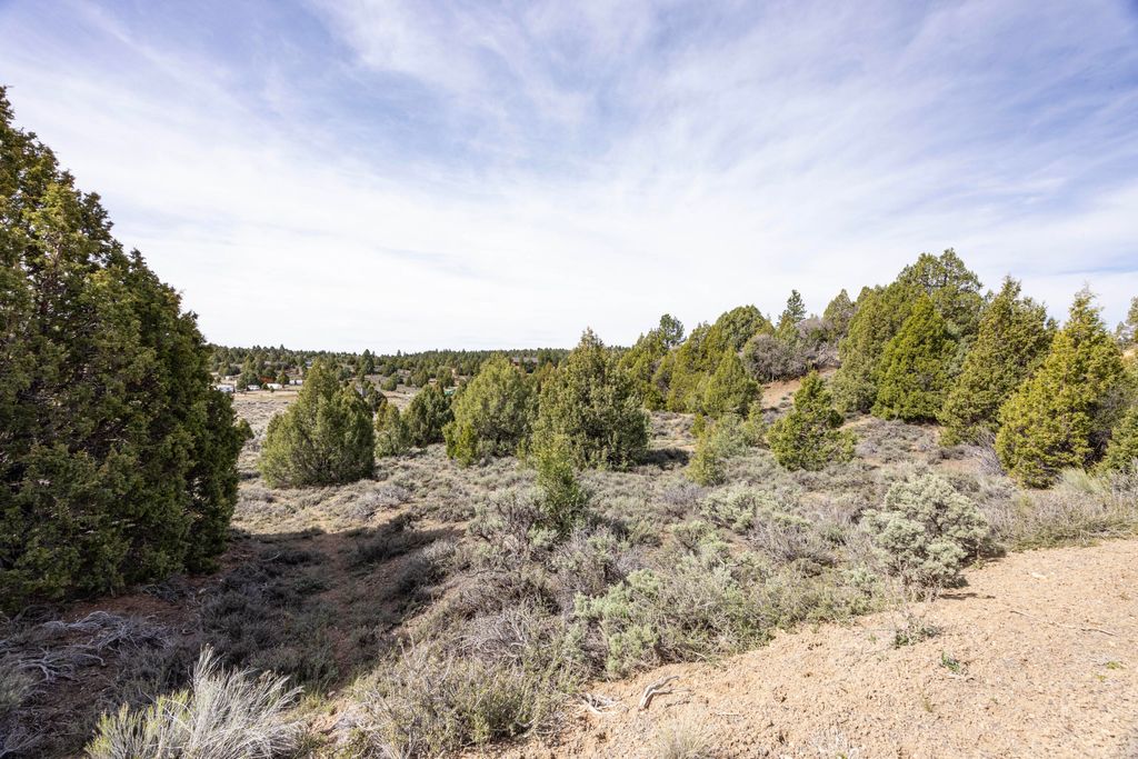 Photo of W Cree Way, Alton, UT 84710 (MLS # 115864)