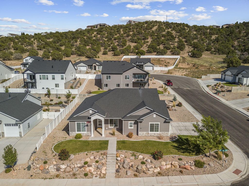 Photo of 40 N Strathmore Lane Ln, Cedar City, UT 84720 (MLS # 113011)