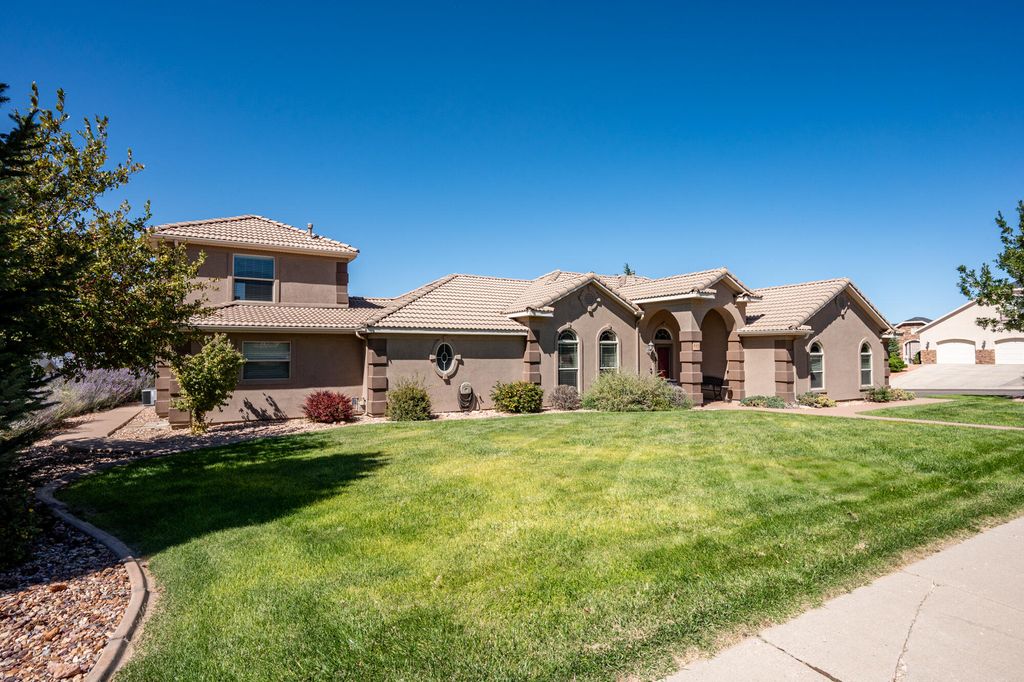 Photo of 552 S Cove DR, Cedar City, UT 84720 (MLS # 113237)
