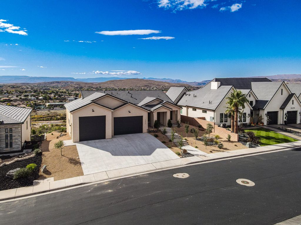 Photo of 1652 E Howard LN, Saint George, UT 84790 (MLS # 113650)