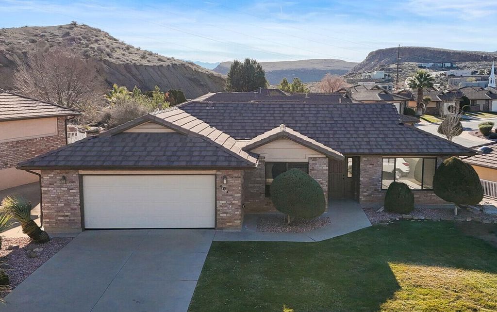 Photo of 907 W Sir Monte DR, Saint George, UT 84770 (MLS # 114574)