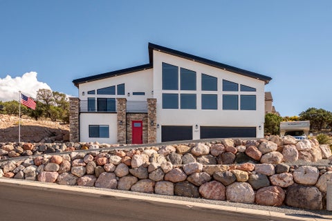 Photo of 3327 W Kingsbury DR, Cedar City, UT 84720 (MLS # 118473)