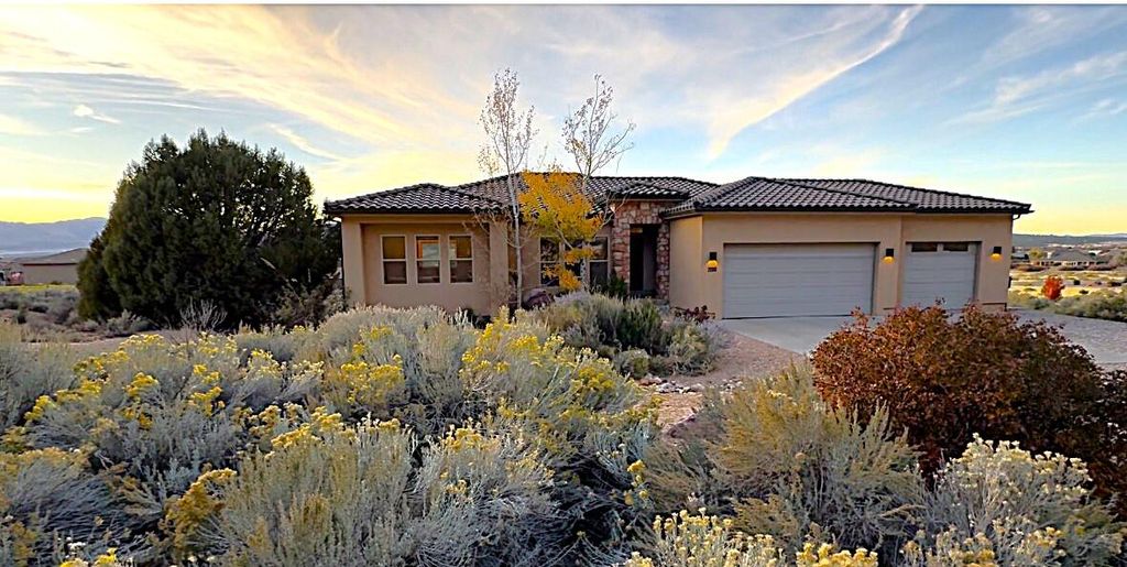Photo of 2198 S Chekshani Cliffs, New Harmony, UT 84757 (MLS # 113716)