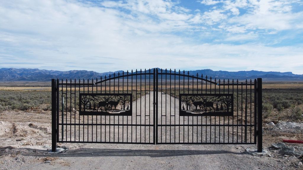 Photo of 390 E Equestrian Dr Dr, Panguitch, UT 84759 (MLS # 115964)
