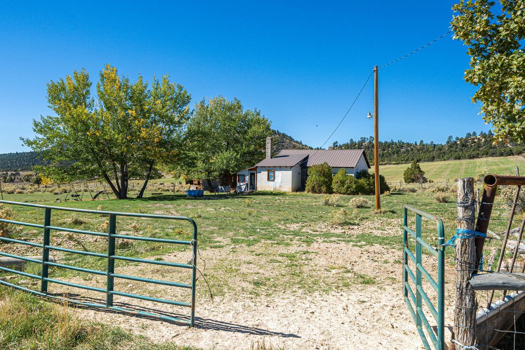 Photo of Alton, Alton, UT 84710 (MLS # 114406)