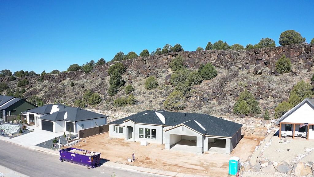 Photo of 2258 S Canyon CIR, Cedar City, UT 84720 (MLS # 115414)