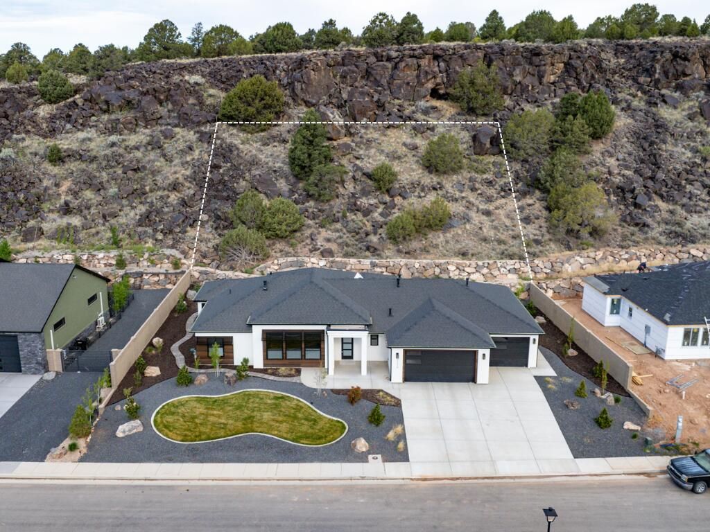 Photo of 2274 S Canyon CIR, Cedar City, UT 84720 (MLS # 115697)