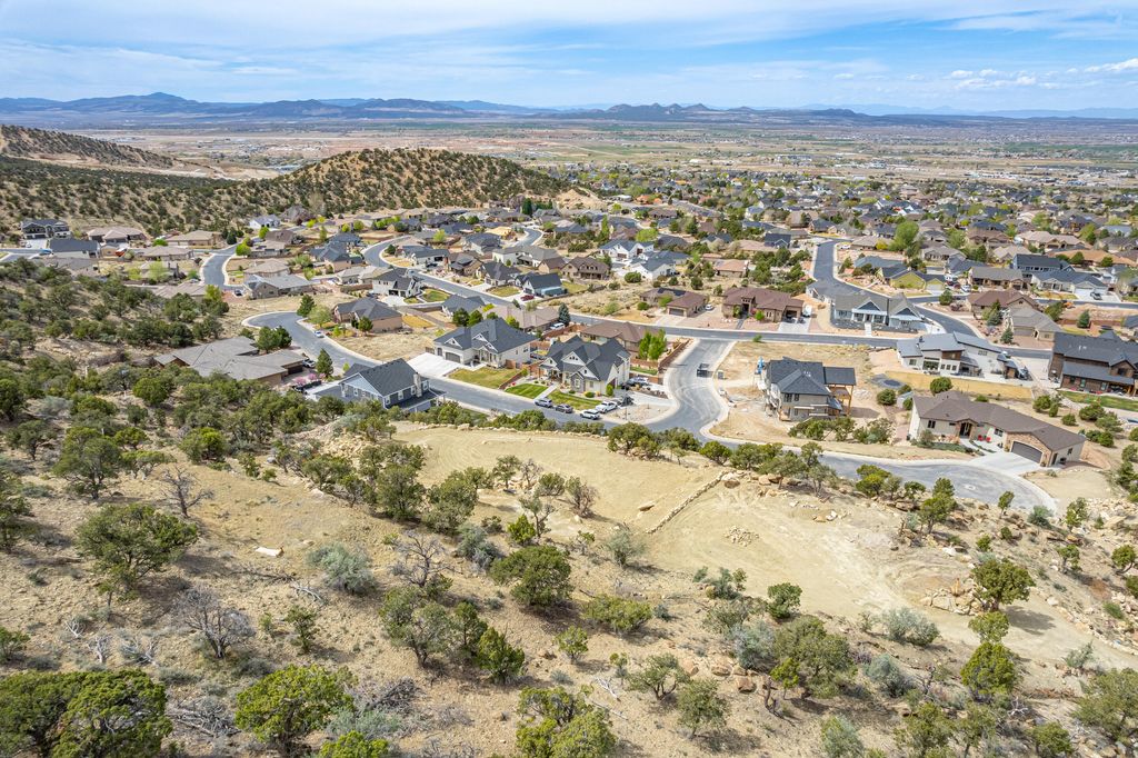 Photo of 1960 N Mahogany CIR, Cedar City, UT 84721 (MLS # 115464)