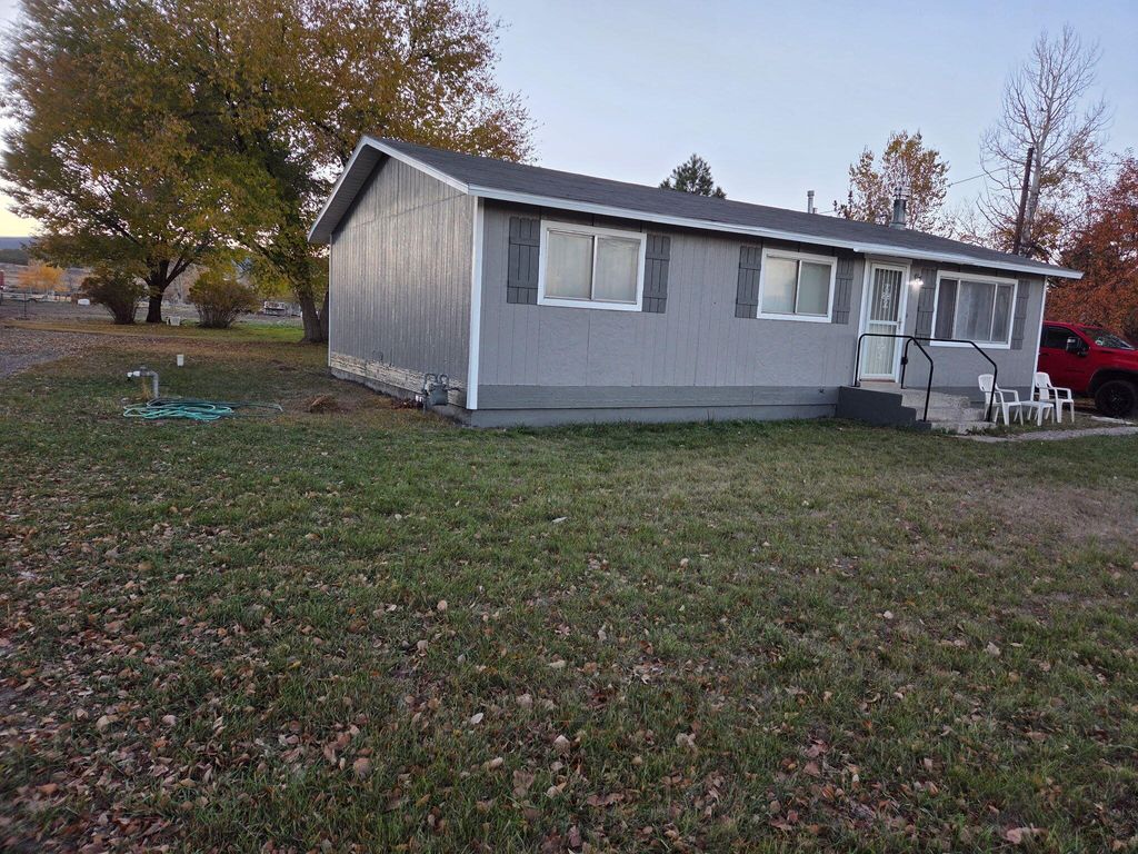 Photo of 80 S 300 W, Panguitch, UT 84759 (MLS # 113778)