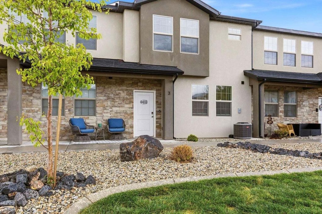 Photo of 498 W 1225 N #3, Cedar City, UT 84721 (MLS # 115793)