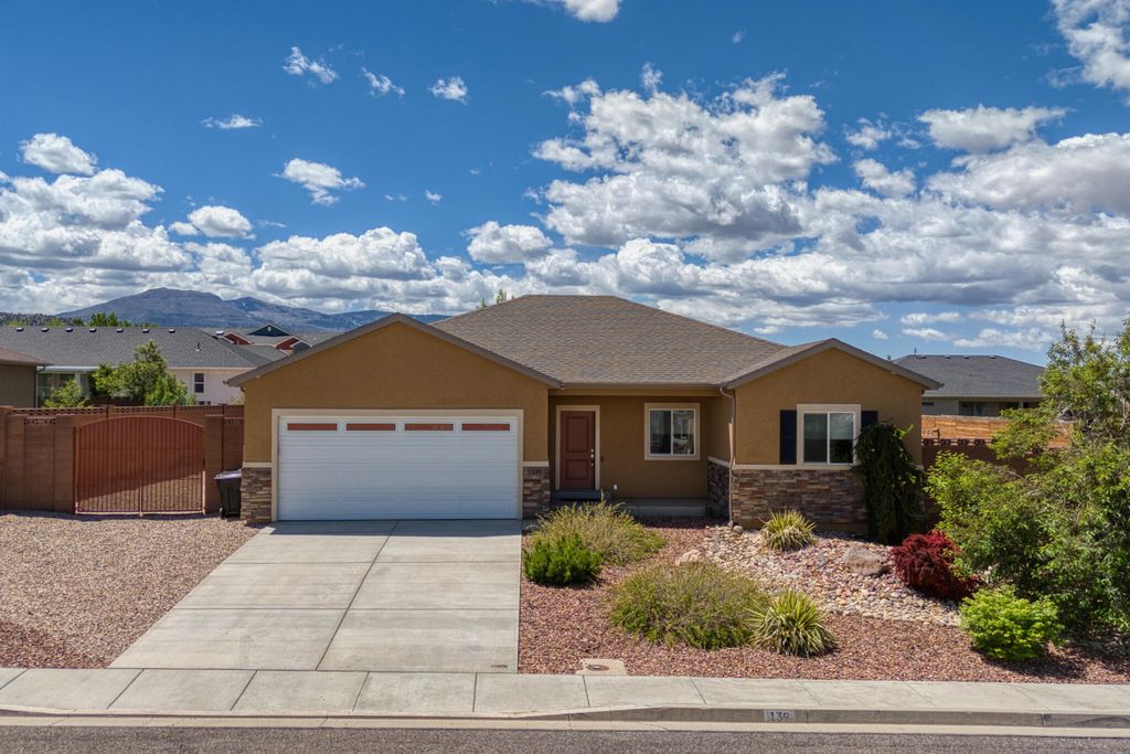 Photo of 139 W 2825 N CIR, Cedar City, UT 84721 (MLS # 111380)