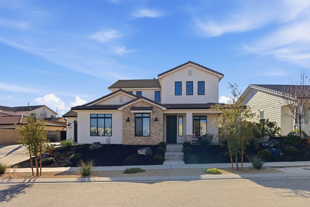 Photo of 859 FIRELIGHT DR, Saint George, UT 84790 (MLS # 114587)