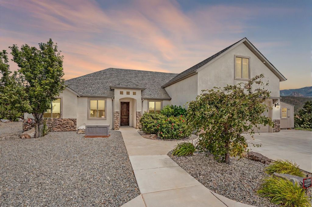 Photo of 2085 S Eagle Ridge LP, Cedar City, UT 84720 (MLS # 112370)