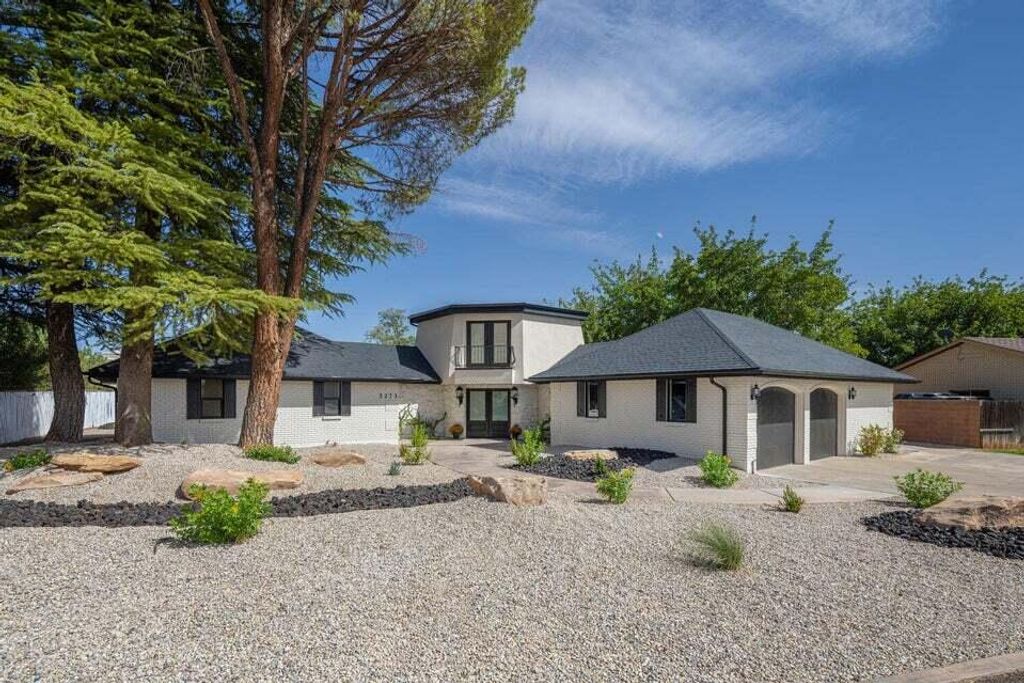 Photo of 3273 S Bloomington DR W, Saint George, UT 84790 (MLS # 113685)