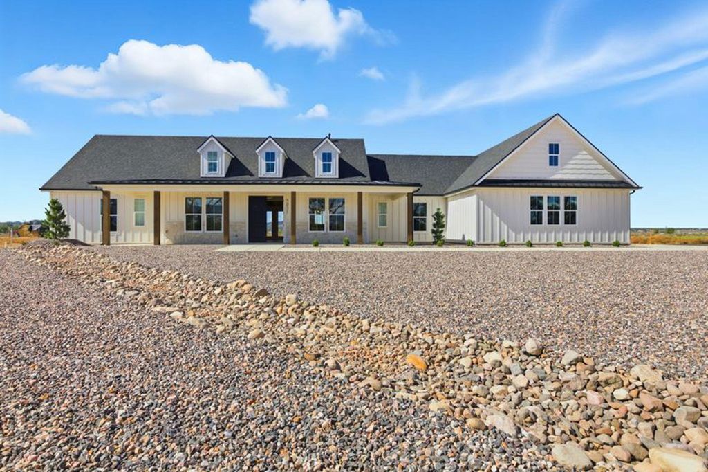 Photo of 5031 N Lund Hwy, Cedar City, UT 84721 (MLS # 113154)