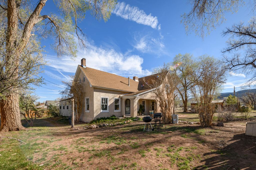 Photo of 207 E 300 N, Parowan, UT 84761 (MLS # 115368)