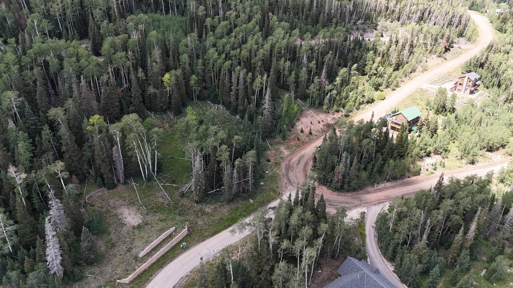 Photo of 587 W Hunter Ridge DR, Brian Head, UT 84719 (MLS # 117416)