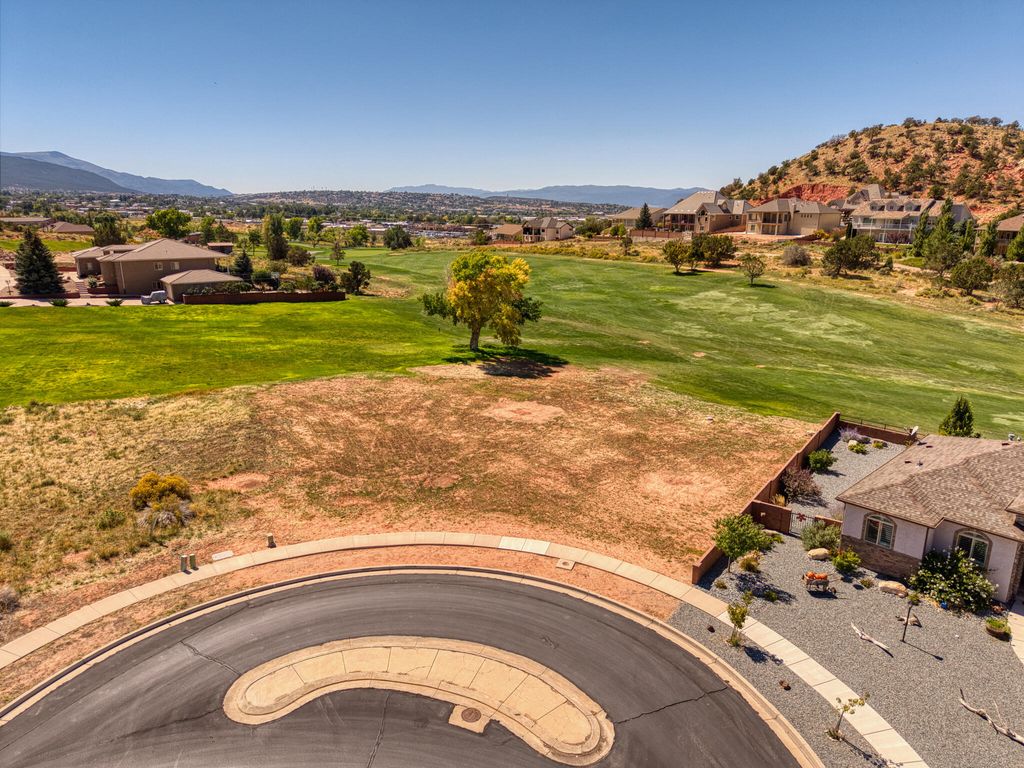 Photo of 412 E 1250 N, Cedar City, UT 84721 (MLS # 113098)