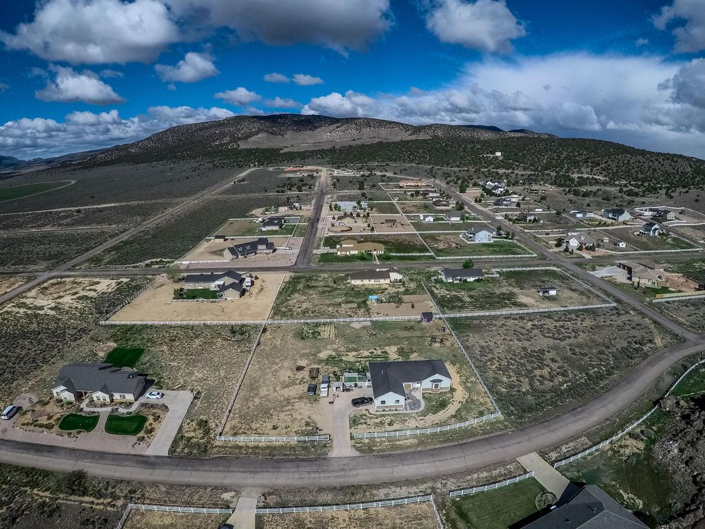 Photo of 6643 W 1600 N #Block K Lot 1, Cedar City, UT 84721 (MLS # 112060)
