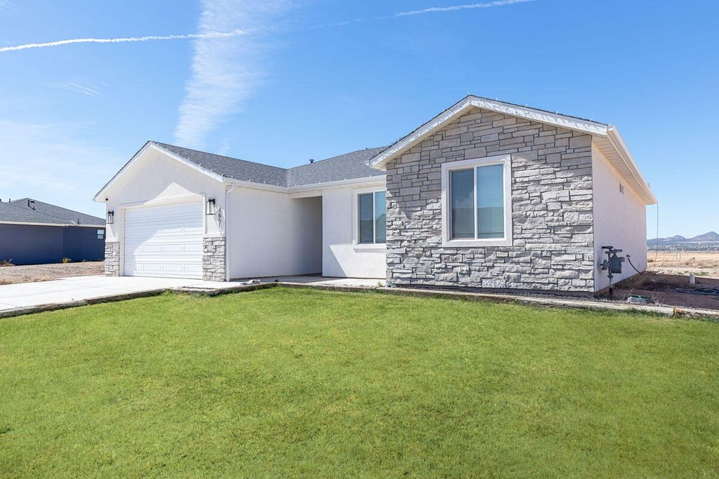 Photo of 4651 N 2600 W, Cedar City, UT 84721 (MLS # 115434)