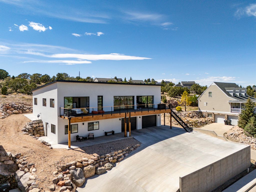 Photo of 15 N 2380 W, Cedar City, UT 84720 (MLS # 116216)