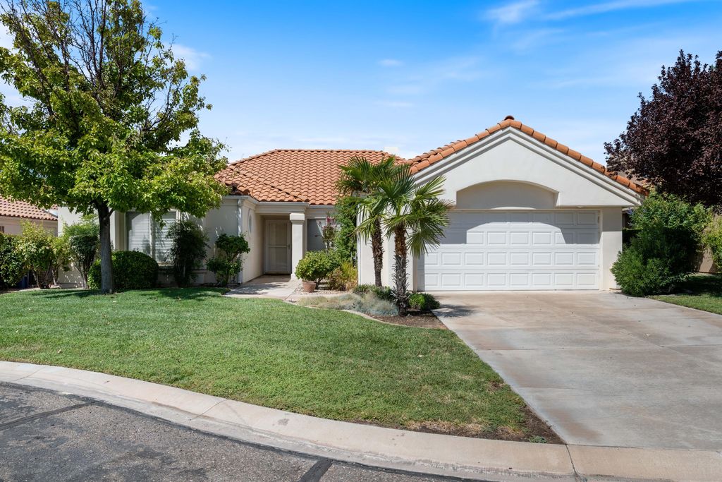 Photo of 356 N Cactus LN #Unit 10, Washington, UT 84780 (MLS # 112782)