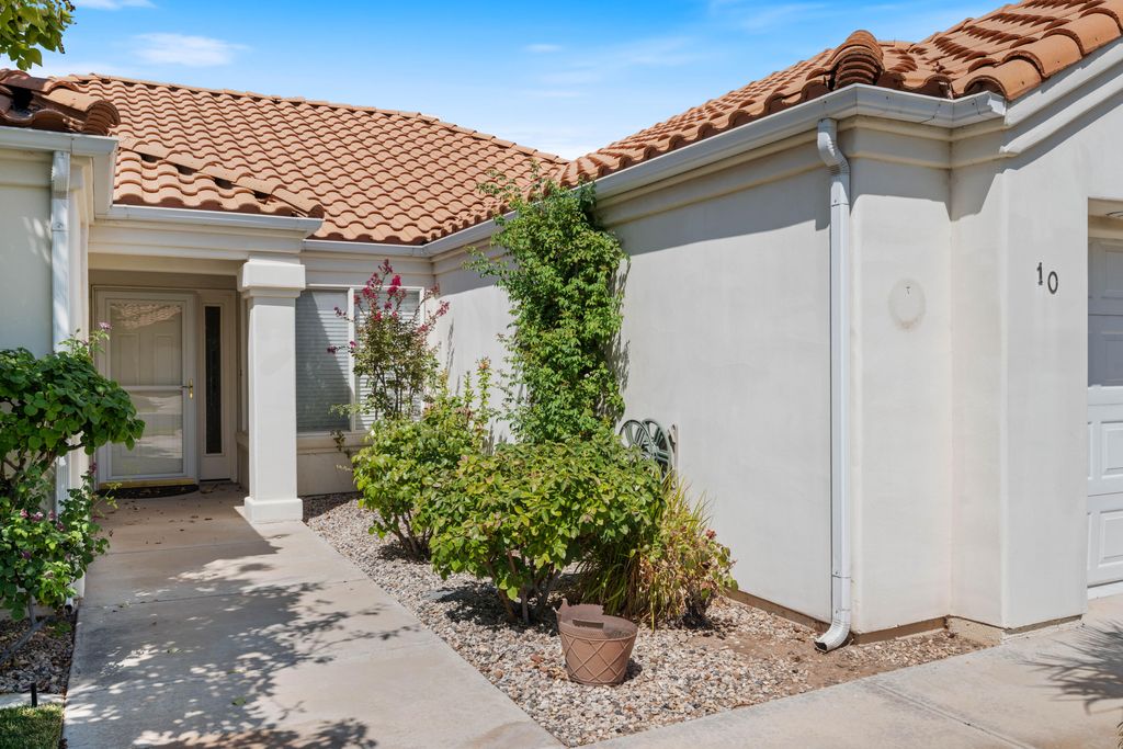 Photo of 356 N Cactus LN #Unit 10, Washington, UT 84780 (MLS # 112782)