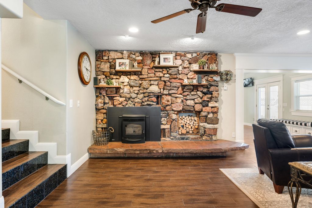 Photo of 130 W 100 ST, Enterprise, UT 84725 (MLS # 115621)