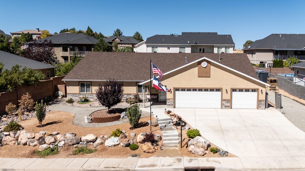 Photo of 46 S Glen Canyon DR, Cedar City, UT 84720 (MLS # 112716)