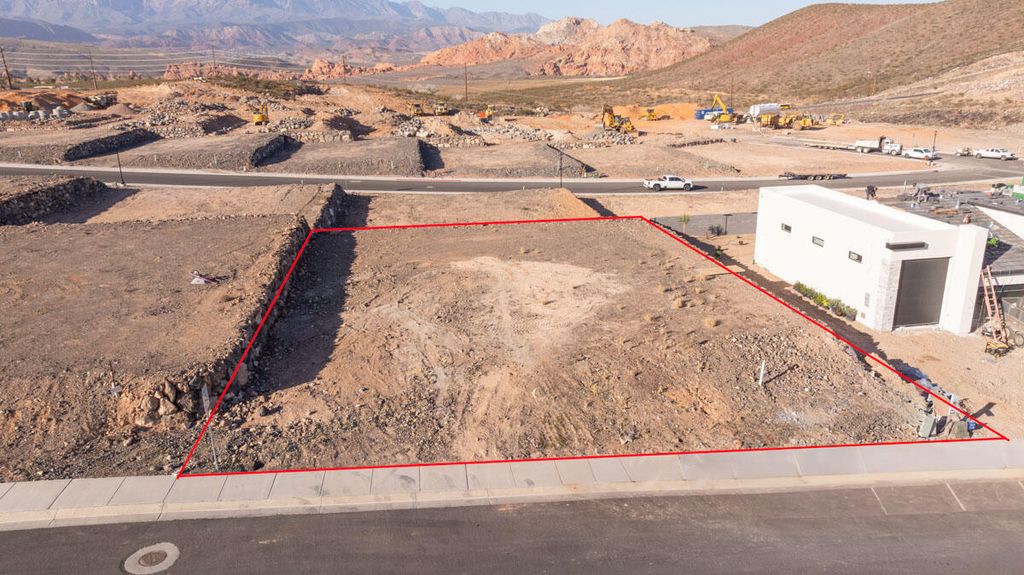 Photo of 1860 W 350 N, Hurricane, UT 84737 (MLS # 115586)