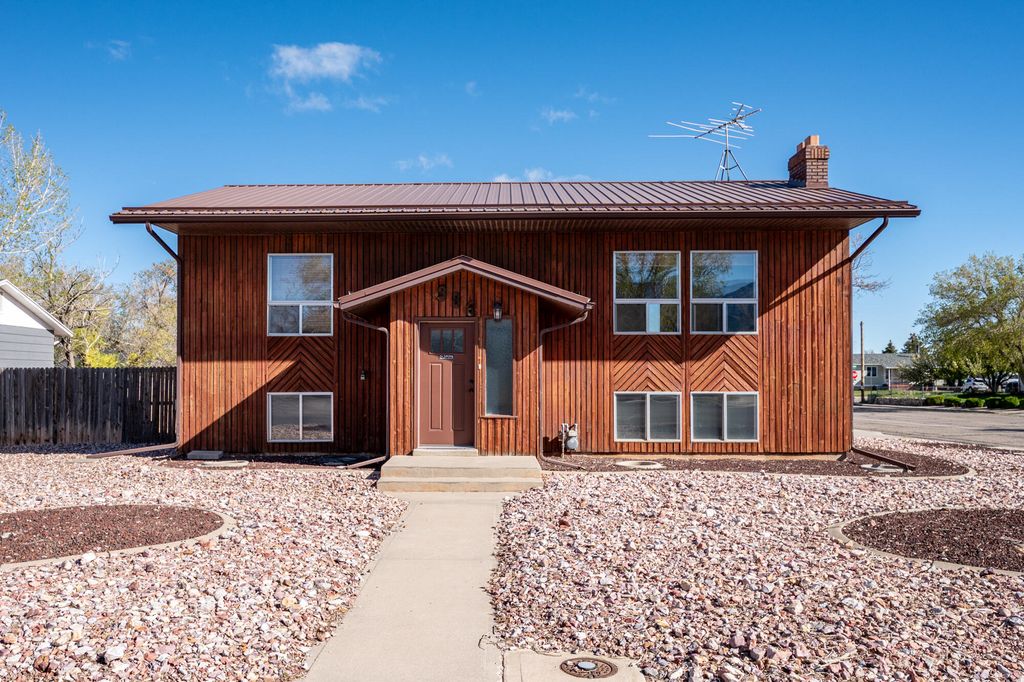 Photo of 386 W Frontier CIR, Cedar City, UT 84721 (MLS # 115607)