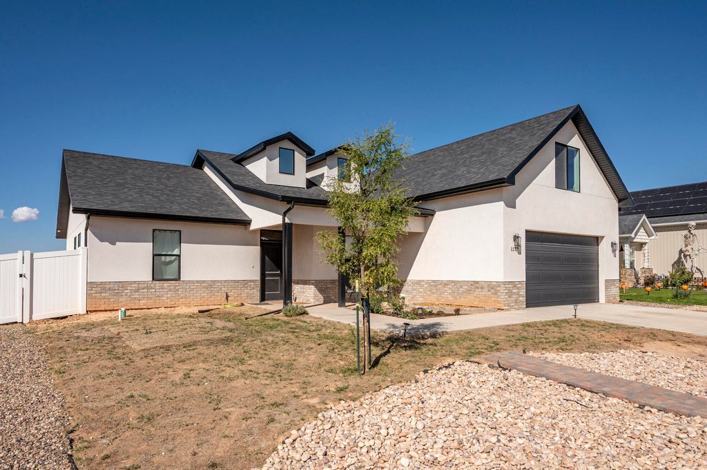 Photo of 1137 N Yucca ST W, Cedar City, UT 84721 (MLS # 118484)