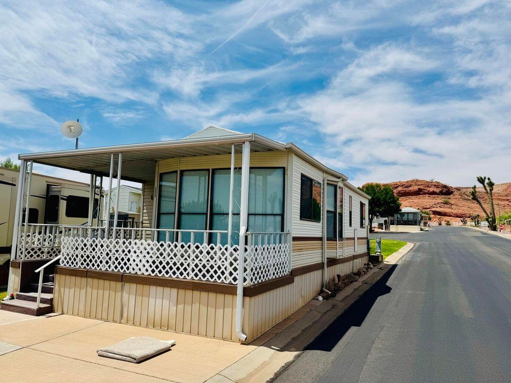 Photo of 1150 W Red Hills Parkway #122, Washington, UT 84780 (MLS # 112602)