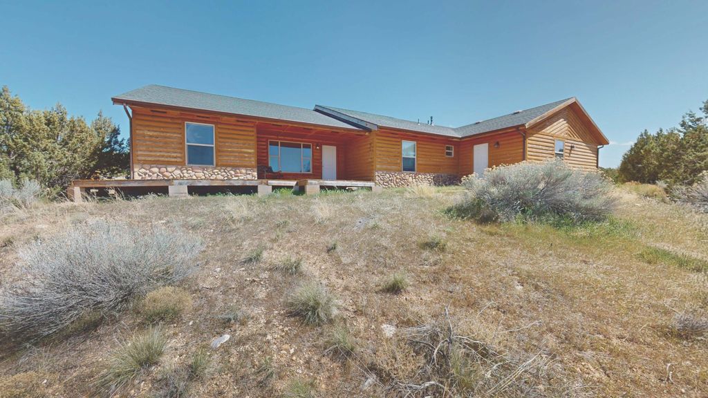 Photo of 721 S Westview DR, Cedar City, UT 84720 (MLS # 116014)