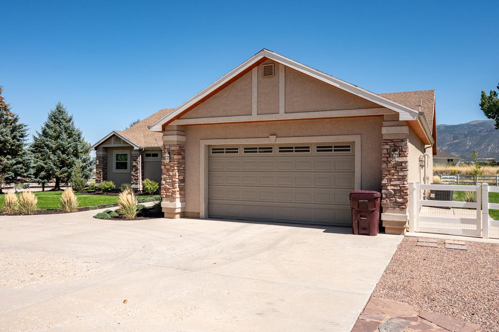 Photo of 2129 W 2650 N, Cedar City, UT 84721 (MLS # 113528)
