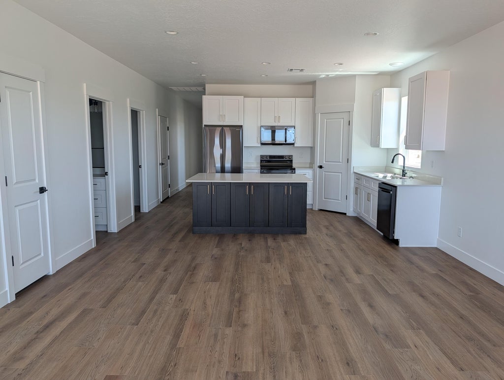 Photo of 1681 E Creekside DR, Kanab, UT 84741 (MLS # 117810)
