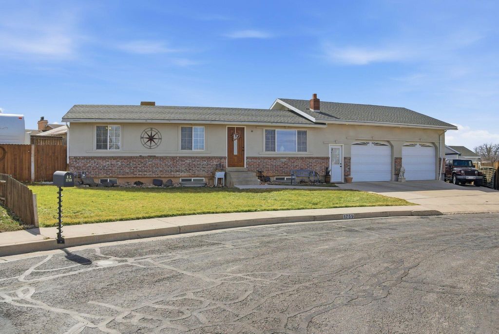 Photo of 1759 N 280 CIR W, Cedar City, UT 84721 (MLS # 115073)