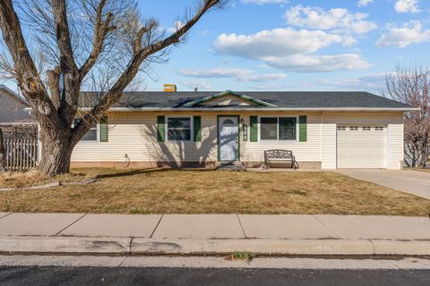 Photo of 556 W Pinewood DR, Cedar City, UT 84720 (MLS # 114873)