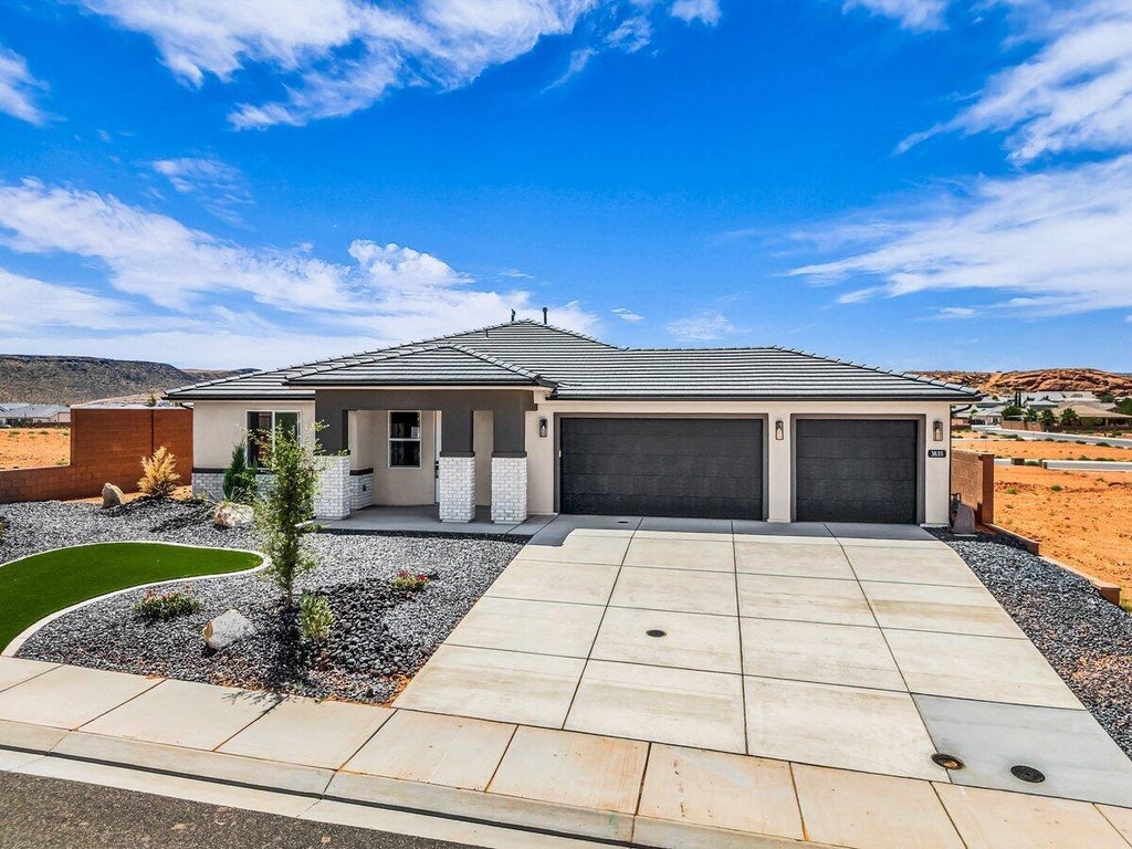Photo of 3835 W 2570 S, Hurricane, UT 84737 (MLS # 117848)