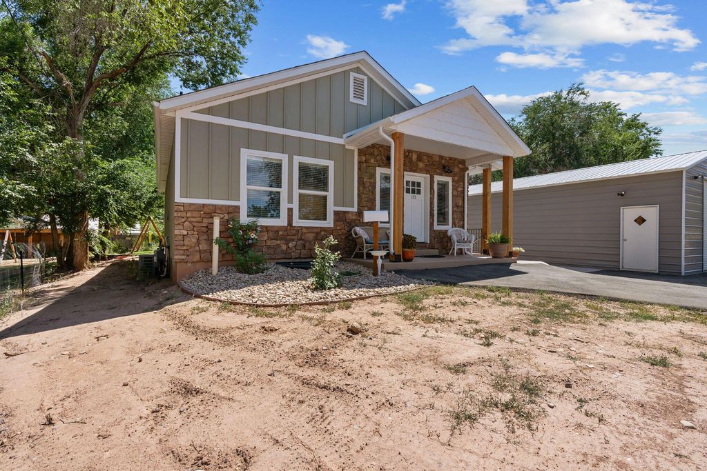 Photo of 125 S 300 E., Cedar City, UT 84720 (MLS # 112771)