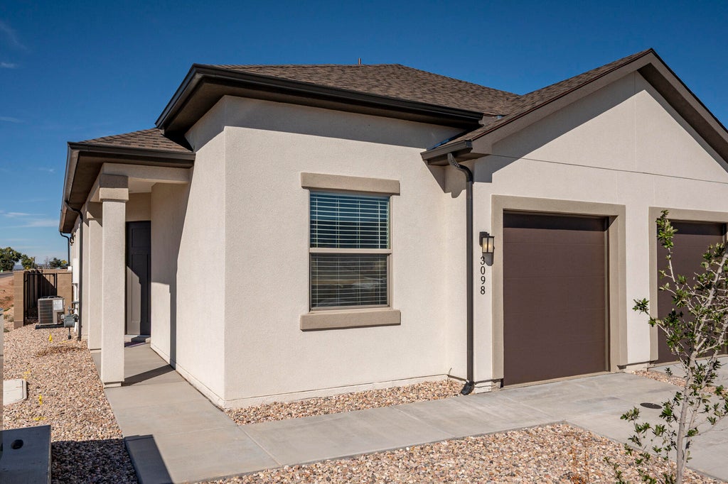 Photo of 3098 W Runway DR, Cedar City, UT 84721 (MLS # 118437)