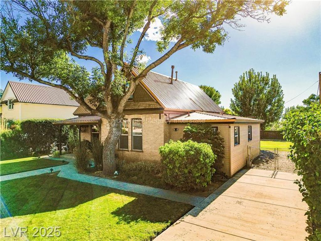 Photo of 60 S 100 W, Parowan, UT 84761 (MLS # 112577)