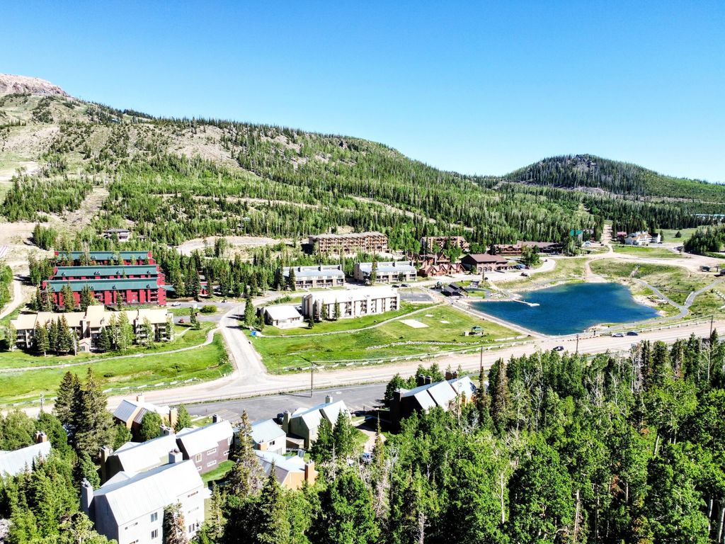 Photo of 349 W Eagles Roost ST, Brian Head, UT 84719 (MLS # 115391)
